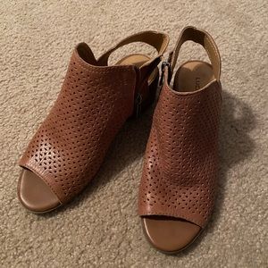 Lucky heels 6.5 tan